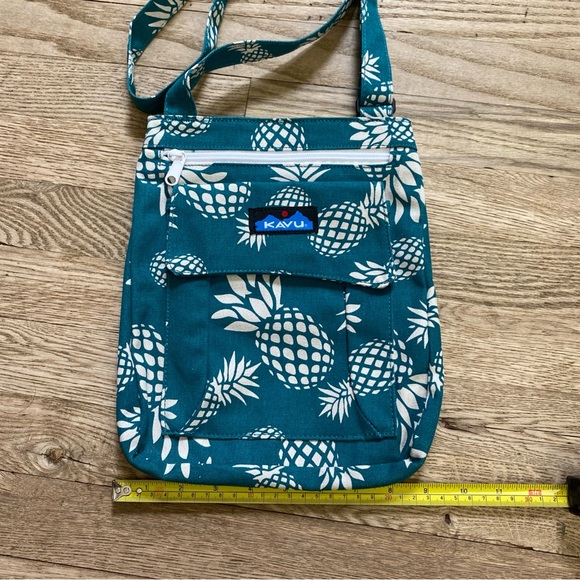 Kavu Teal Votyon Crossbody Bag with Pineapple Print - Picture 11 of 11